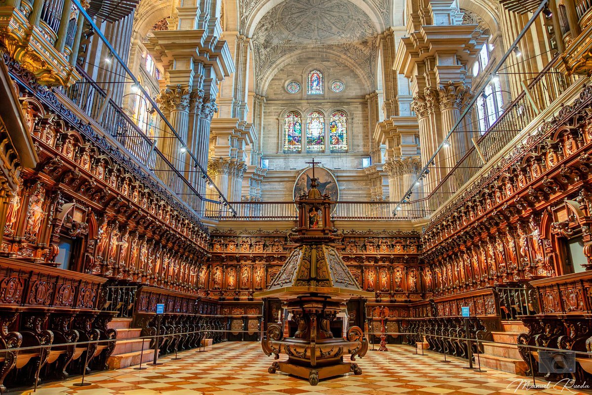 OrgullodeMalaga's tweet photo. El majestuoso interior de la Catedral de Málaga.
#SienteMLG

Foto: @Zappa_Malaga https://t.co/fWo5UTCjNc