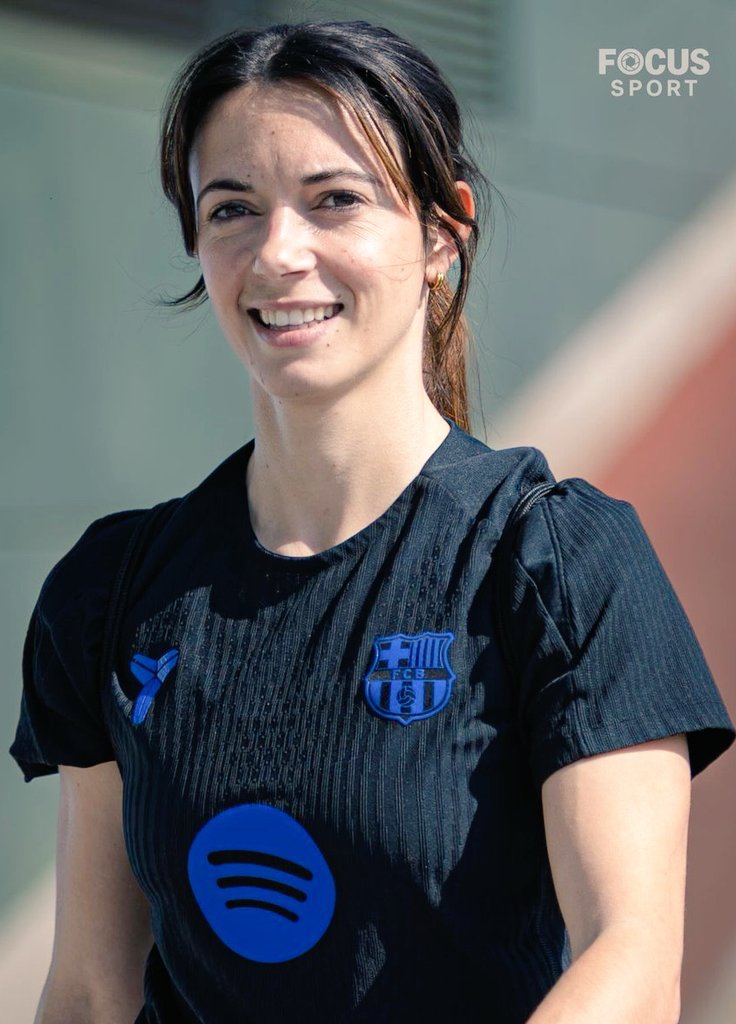 val_valine62197's tweet photo. Barcelona is leading Real Madrid 5-0 first half and Aitana Bonmatí is on the bench 😂 https://t.co/EyPiVqOzam
