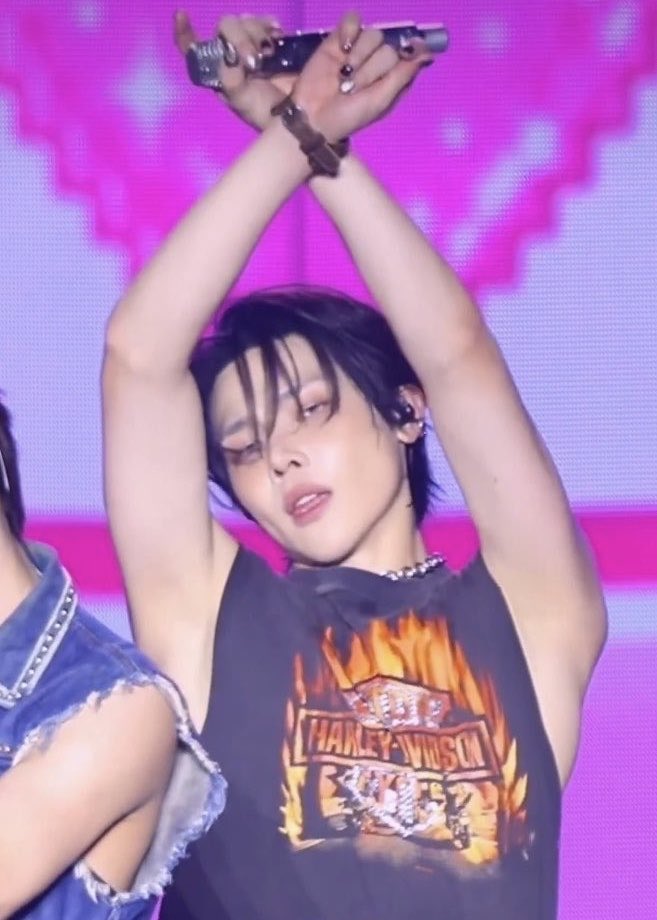 nichojooholic's tweet photo. yo what the actual fuck https://t.co/LFxiZFmWFv
