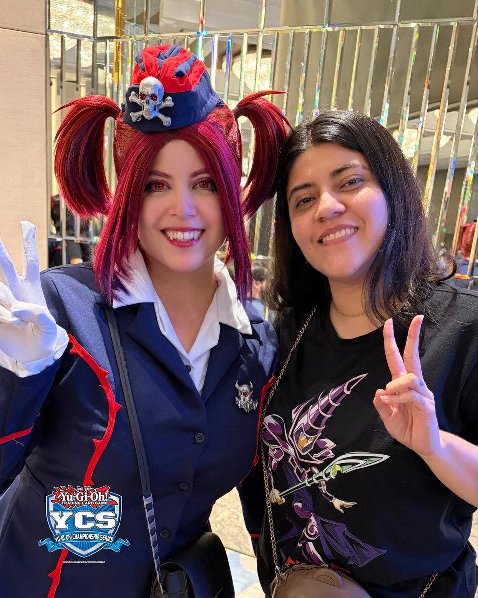 DevirAmericas's tweet photo. ¡Nadie quiso perderse la foto con la mejor guía del evento! 📸✨👹

Nuestra querida @solerawr_ la rompió por completo en el YCS Guayaquil 2026 con su increíble cosplay de Tour Guide From the Underworld.

#YCSGuayaquil #YuGiOhTCG #BattleTower #DevirAmericas https://t.co/ocWAzgnPsf