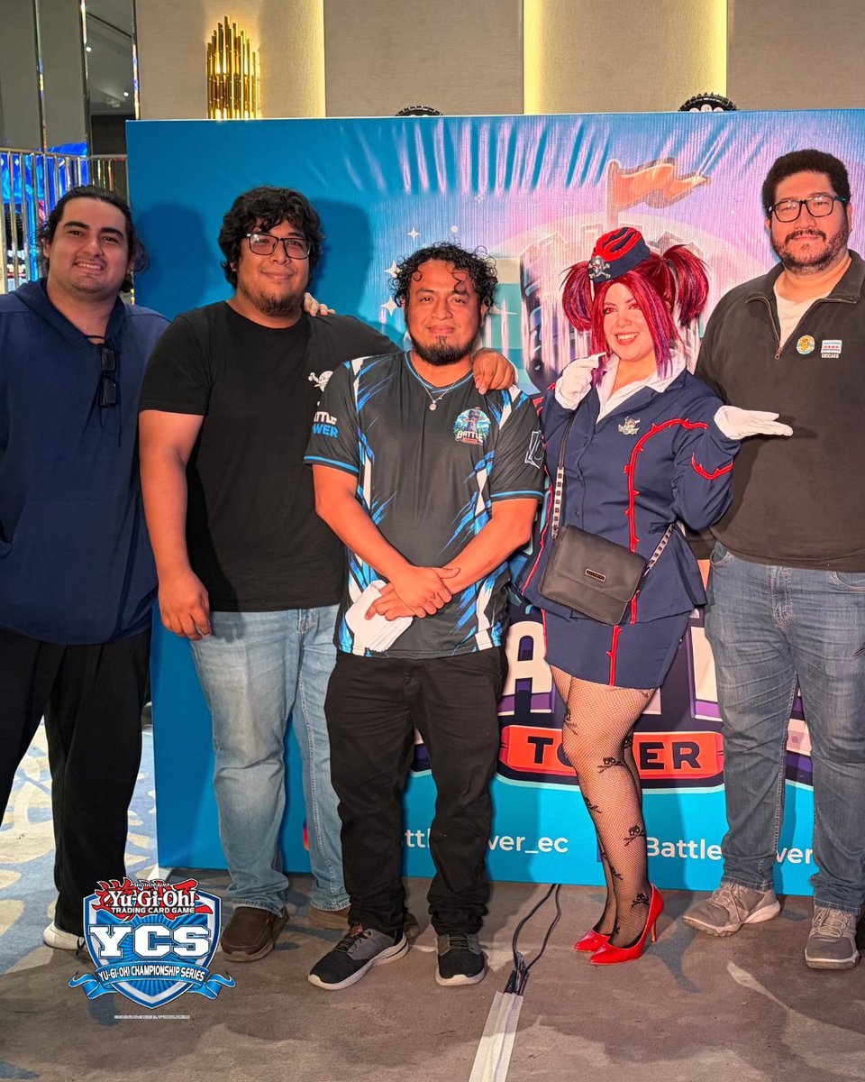 DevirAmericas's tweet photo. ¡Nadie quiso perderse la foto con la mejor guía del evento! 📸✨👹

Nuestra querida @solerawr_ la rompió por completo en el YCS Guayaquil 2026 con su increíble cosplay de Tour Guide From the Underworld.

#YCSGuayaquil #YuGiOhTCG #BattleTower #DevirAmericas https://t.co/ocWAzgnPsf