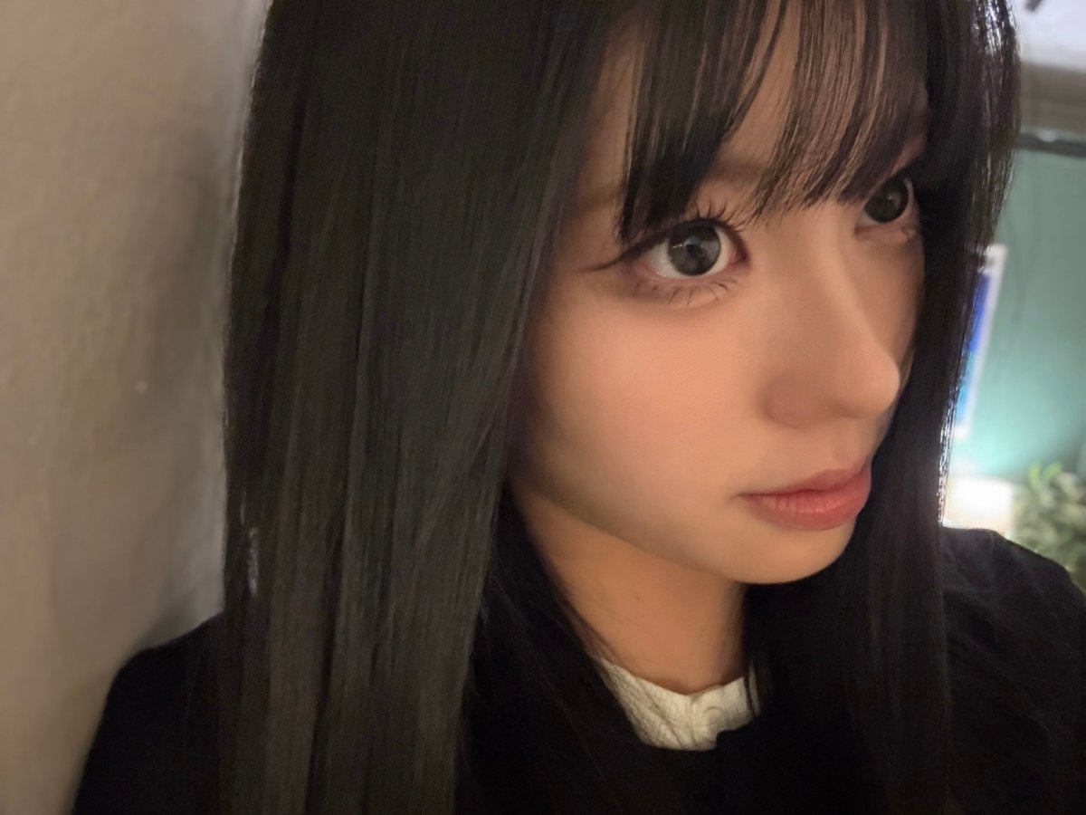 iznaplusit's tweet photo. ✉️ Naya hai ricevuto un messaggio da 🐈‍⬛

#izna #이즈나 https://t.co/QDognQqvUA
