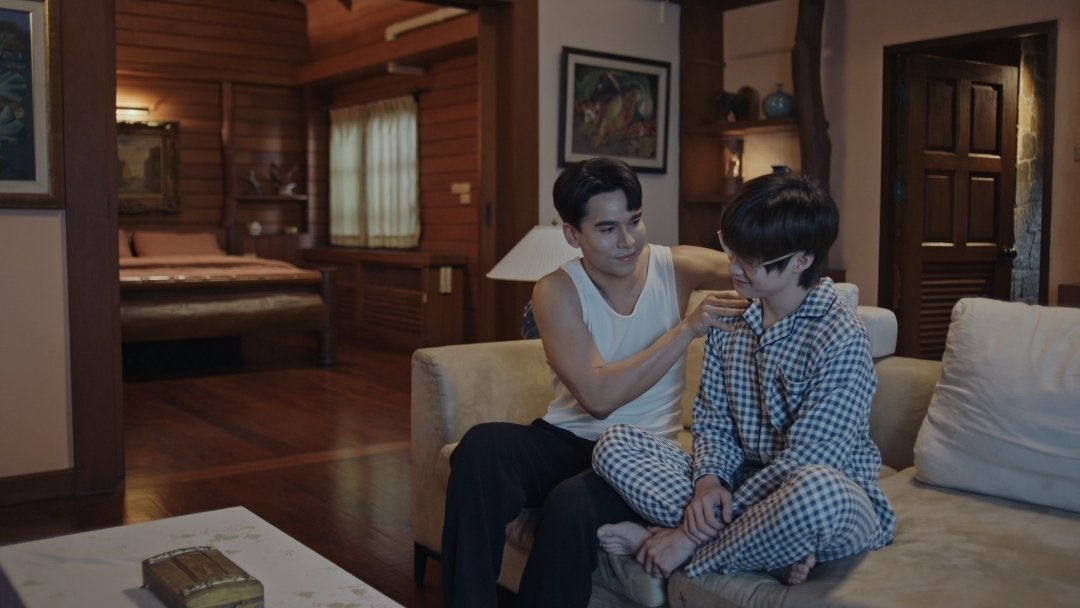 thatsjustacat's tweet photo. ซินแสแม้นเนอะ บอกน้องแจมจะเป็นใหญ่ในแผ่นดินอดิศวร ดูชีสิเจ้าของไร่นวดไหล่ให้สบายๆอยู่เนี่ย

YOUR THIRD SERIES EP11

#ที่สามของเธอEP11 https://t.co/Kpha8aL9A7