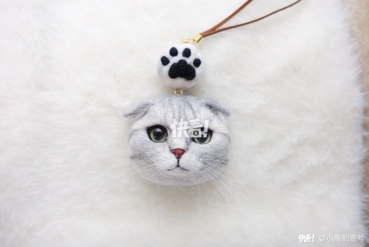 CatherineCqbu's tweet photo. Hoy hice un llavero de fieltro de gatito, super fácil y lindo!  Materiales solo fieltro y hilo.， https://t.co/OVvupD3GCt