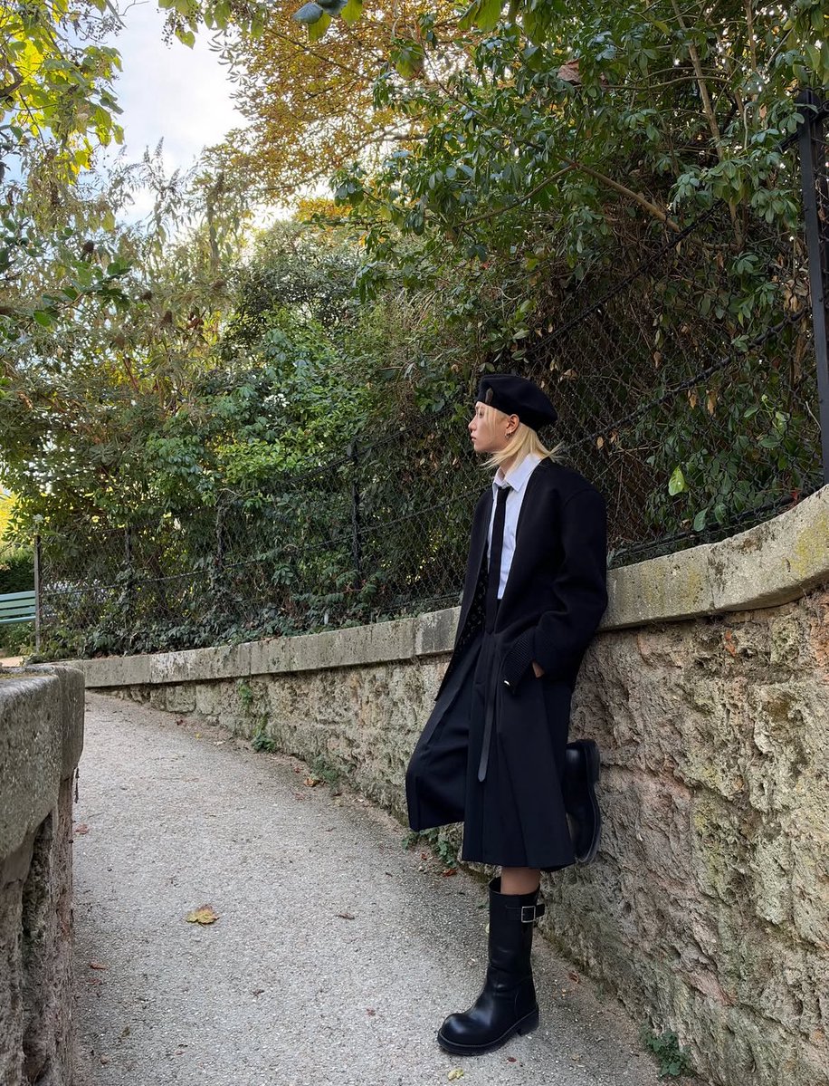 BbokRisma's tweet photo. FELIX instagram update (via yong.lixx)

“DAY 2 🖤💛”

FELIX ICÔNE DE LA MODE
#FELIXxLVSS27 #FELIX @LouisVuitton https://t.co/lncd7QeWH4