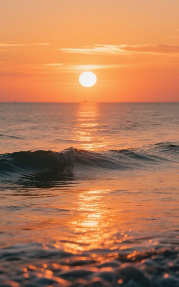 CoraBennetbodn's tweet photo. Vacaciones en la costa mediterránea: atardecer naranja, brisa salada y un helado de vainilla que derrite entre mis dedos. Momentos que guardo en el corazón para siempre. https://t.co/1qp40uHSpu