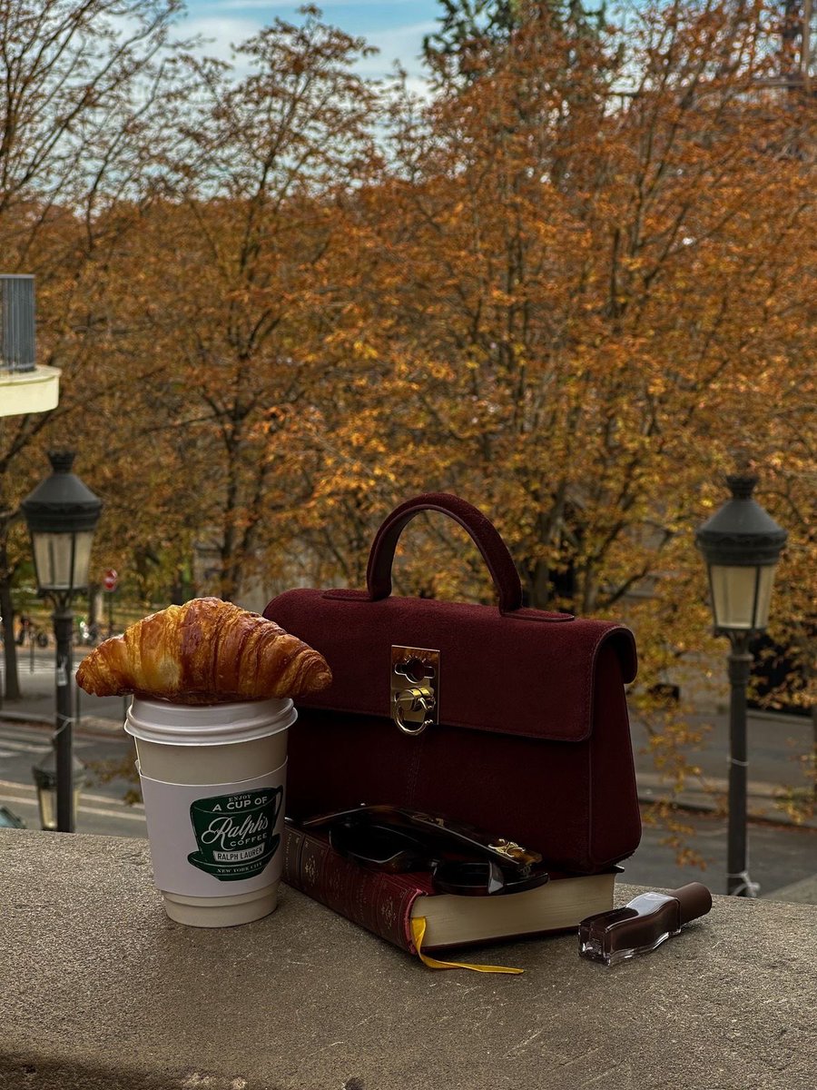 emilysterlings_'s tweet photo. autumn vibes https://t.co/9VQ4hiAqjK