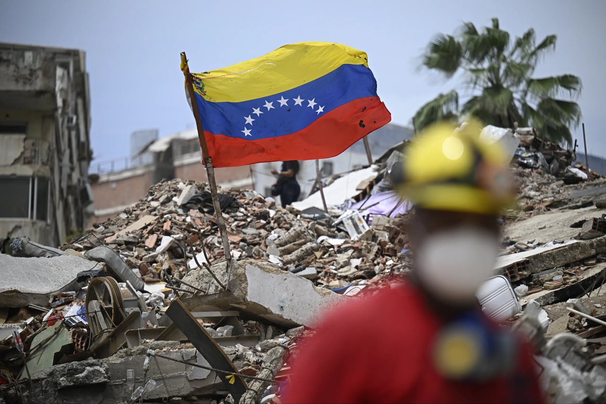 NoahsEraXL's tweet photo. For the haters saying $20k is “nothing”:

$20k can make a real difference for people affected by the earthquake in Venezuela. It could mean around $340 in direct assistance for nearly 60 people, or help provide families with food, clean water, medicine, hygiene supplies and temporary shelter while they recover from the disaster.

$20k can make a HUGE difference to people who actually need it. But like I said, they’re just too committed to holding on to their favorite scapegoat: Noah.

#noahschnapp #venezuelaearthquake