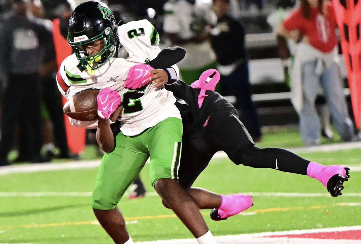 JarnardM's tweet photo. 90+ all purpose yards, 2 sacks, 7 tackles and 1 fumble recovery in a great Team Win over our cross town rivals South Side high school. 
@thejaylonsmith @AllenTrieu @SidelineSwami1 @Bryan_Ault @Blitz_OTH @CoachJohnsonJr @1_vowil @PrepRedzoneIN @IndianaPreps @TractionAp https://t.co/acw5N6OJGw