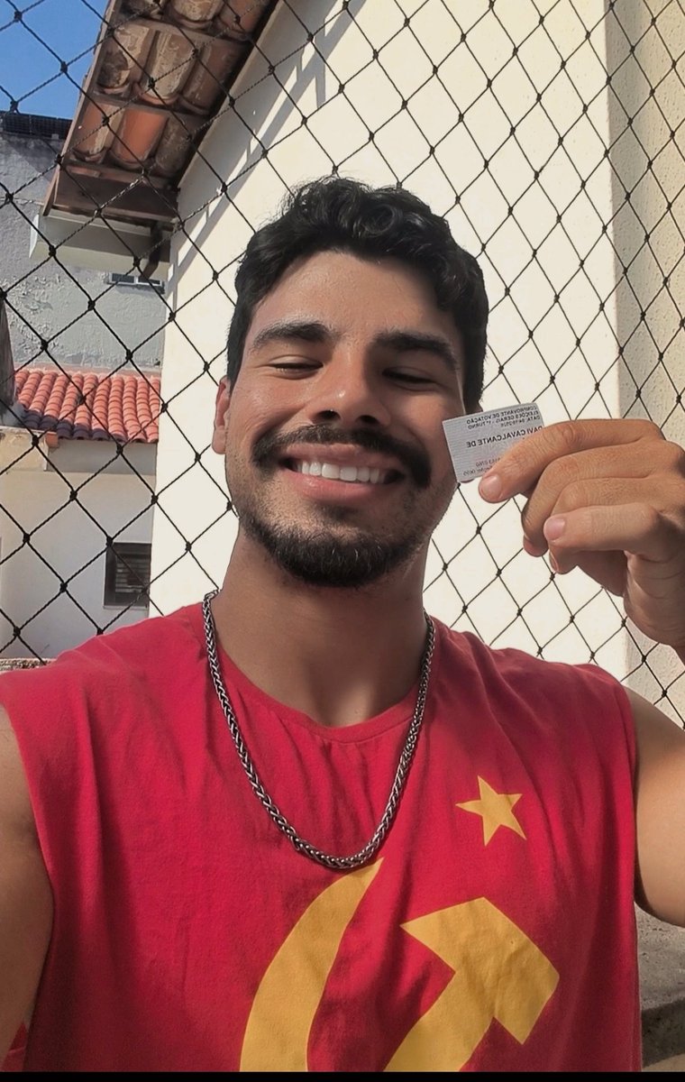 larimgobosga's tweet photo. Hoje eu votei na UP ✊ https://t.co/EZwPaImGGk