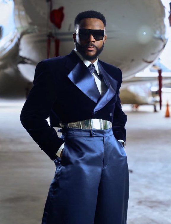 abazwhyllzz's tweet photo. Ebuka’s outfit for Bug brother naija finale today https://t.co/jydxcTPzRz