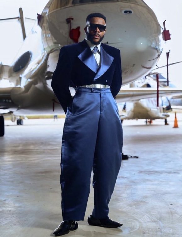 abazwhyllzz's tweet photo. Ebuka’s outfit for Bug brother naija finale today https://t.co/jydxcTPzRz