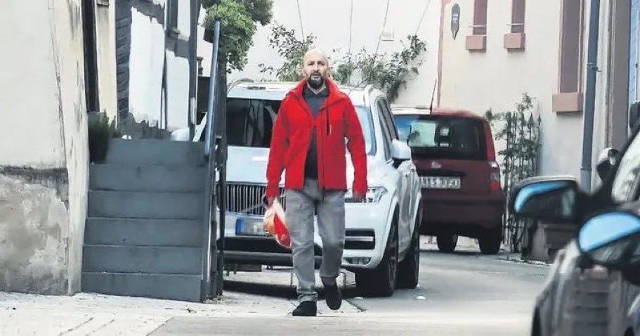 MehmetArdic_'s tweet photo. Fetöcü Cevheri’nin fotoğrafları ifşa olmuş, Almanya’da hangi şehirde biliyor musunuz? 

Rheinland-Pfalz eyaletinde bir yer gibi geliyor bana 😎 https://t.co/R6MJz0zfUx