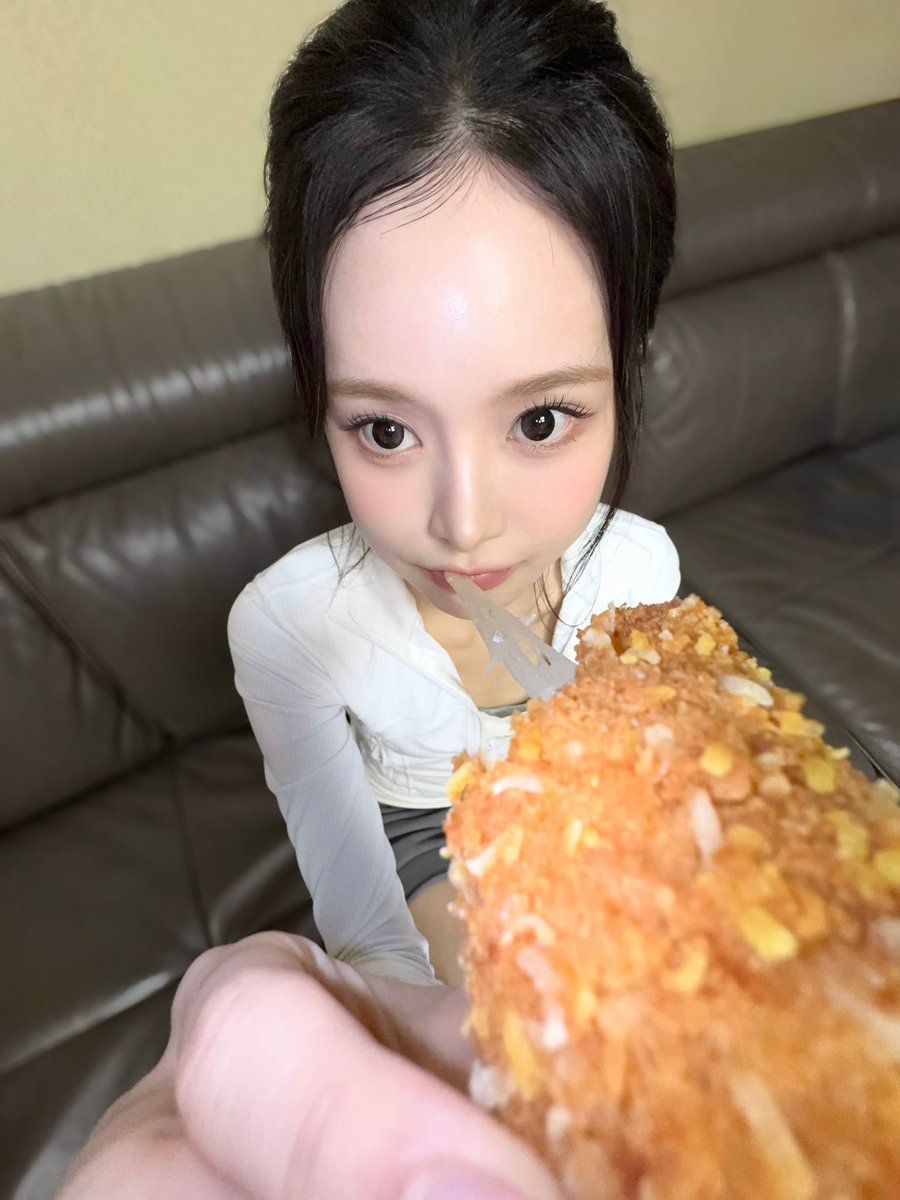 iznaplusit's tweet photo. ✉️ Naya hai ricevuto un messaggio da 🐱

#izna #이즈나 https://t.co/7BfaJxpMyL