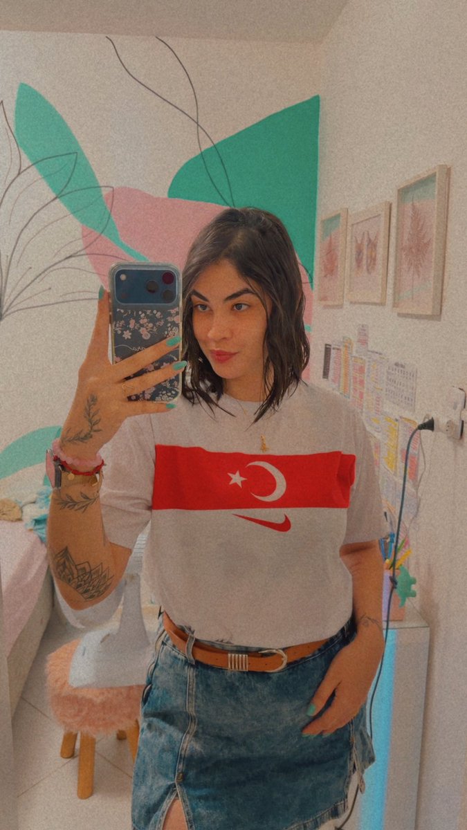 damascenav's tweet photo. e eu com a camisa da Turquia hahahaha e povo olhando 🧐 https://t.co/hq8IH1OWu1