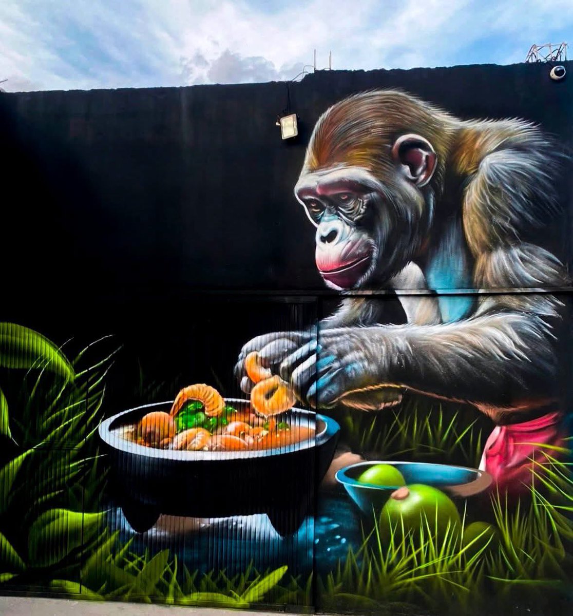 Mavi_Simurg's tweet photo. 🐒

#StreetArt by Milache https://t.co/CQVMQeWyBX
