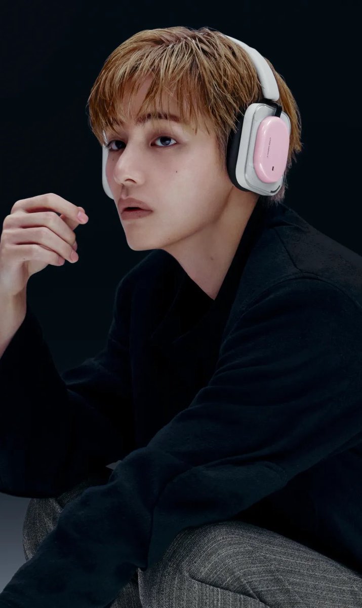 taeguide's tweet photo. [INFO] Nothing’s Headphone (a) in Pink is now completely sold out across its official online stores in Europe—including the UK, France, Ireland, Portugal, Spain, the Netherlands, and Sweden—as well as Australia, Canada, Malaysia, and Singapore, following the announcement of V as the brand’s new Global Brand Ambassador!🔥

#TaehyungxNothing
#VxNothing