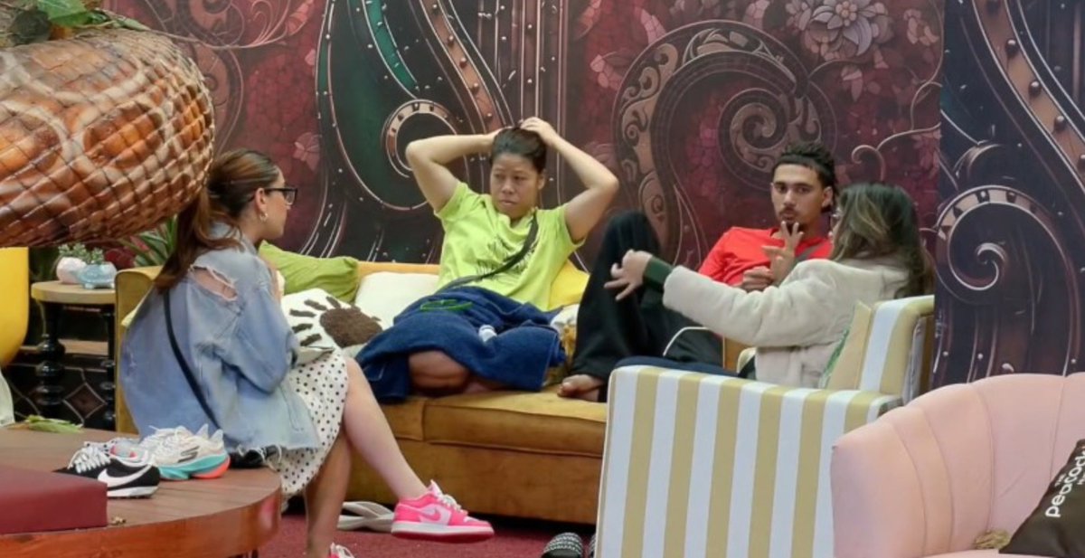 Nahyan_here's tweet photo. Uditi finally found her people 😭 Her energy matches them perfectly at this level !

Now please stay away from Qazi🙏

#QaziTouqeer #Biggboss20 https://t.co/9mPtxoqO4V