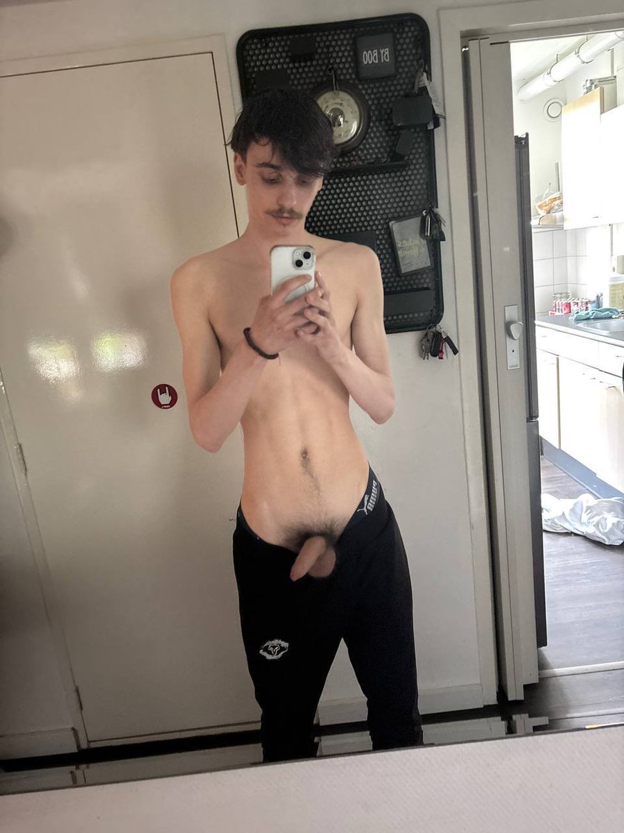 Calvino__boy's tweet photo. Fag wants the world to know his face, 

His tele: Kenabbyx https://t.co/7RZG7wn7Wf