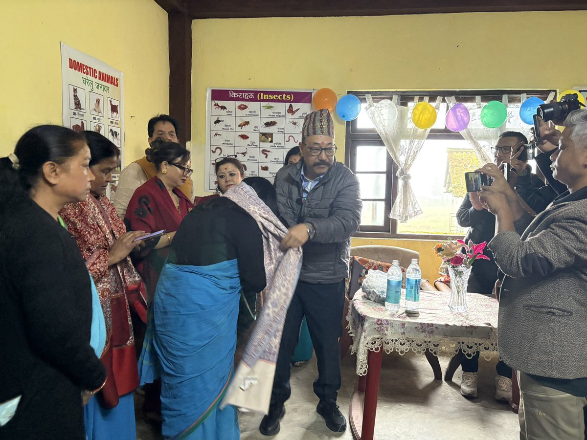 NayanimaBasu's tweet photo. Delighted to attend Seva Sankalp Abhiyan's 'Aangan Ka Milan' in Lebong Valley, Darjeeling today, where MP (Rajya Sabha) and former Foreign Secretary @harshvshringla felicitated Anganwadi and ASHA workers serving in this remote area. https://t.co/eXtvUAjnl9