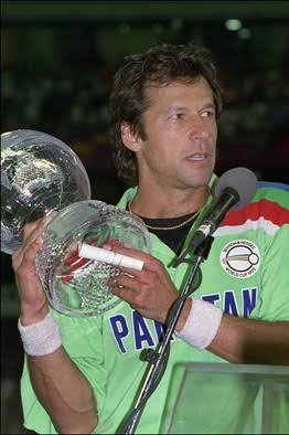 PakForeverIA's tweet photo. Happy birthday to champion captain Imran Khan. 💚💐 https://t.co/sTybM8dBMk