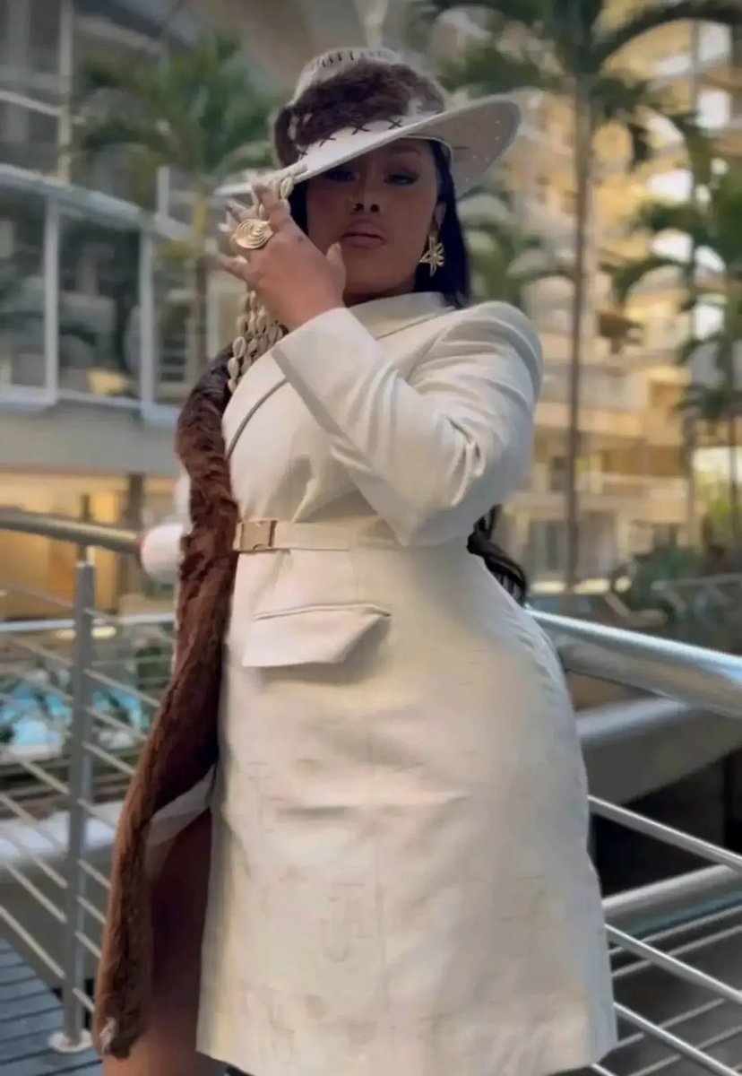 ashleigh0640's tweet photo. Thank you, Trixie, for being unapologetically YOU! ๐๏ฟฝ๏ฟฝ Never allow the noise around your name to distract you from the greatness within you.
GRACEFUL SUNDAY TRIXIE
TRIXIE ROYALS ARE BLESSED
#LindyTrixieChristoffels
#WatchTKConYouTube
#TrixiexRoyal https://t.co/PFSw4nfjEC