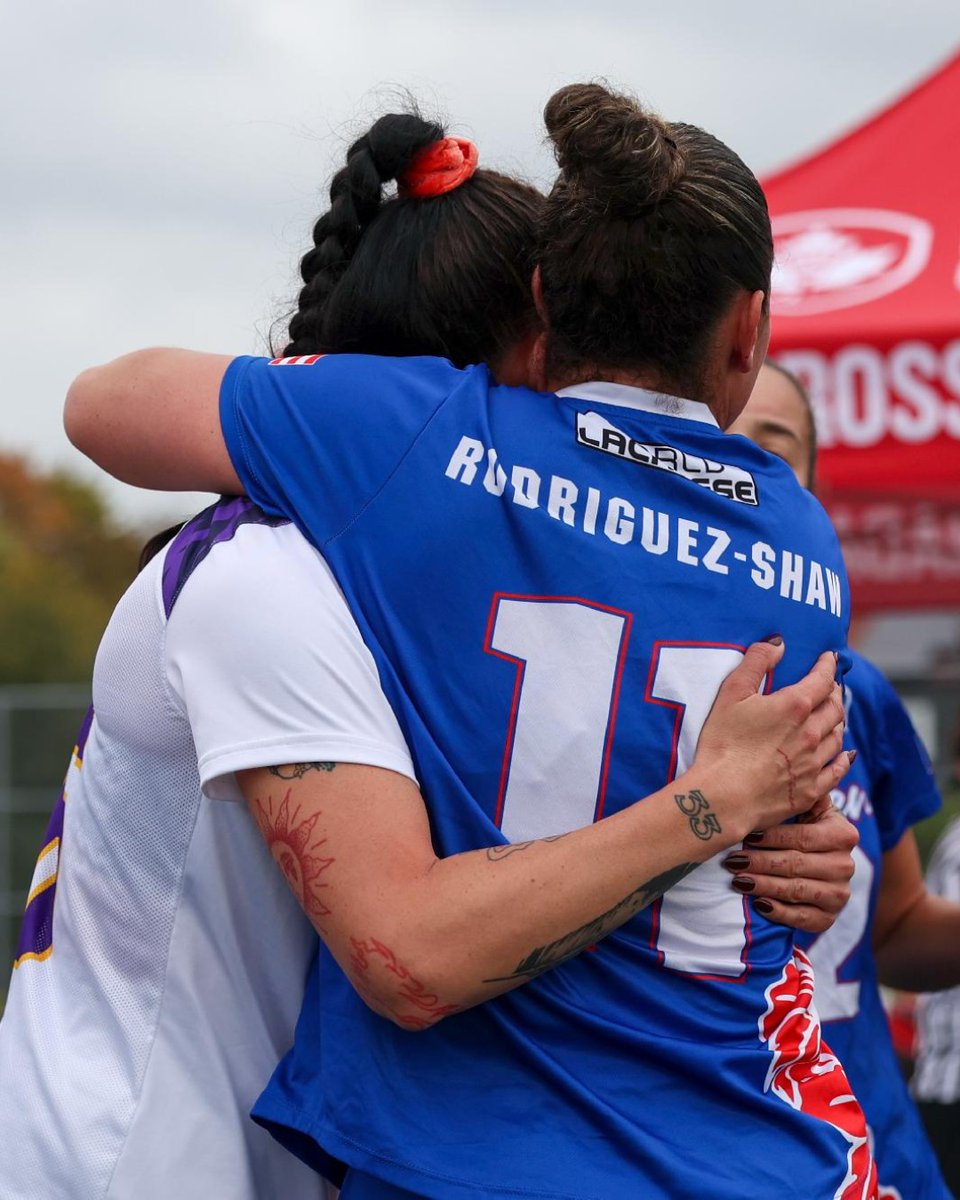 WorldLacrosse's tweet photo. 🇵🇷🤝💜

#PASLC26 #Lacrosse https://t.co/xLBgU6S4AF