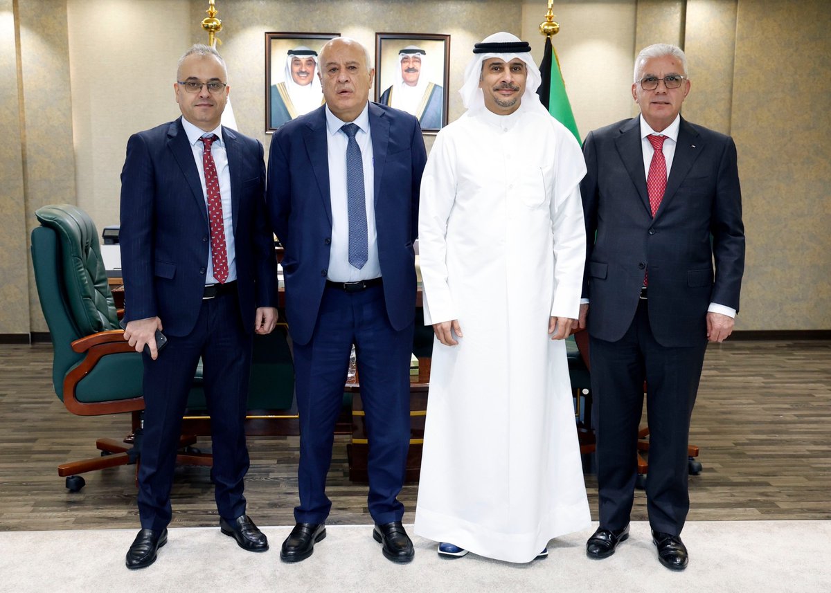 kuna_ar's tweet photo. وزير الدولة لشؤون الشباب والرياضة د. طارق الجلاهمة يستقبل رئيس الاتحاد الفلسطيني لكرة القدم جبريل الرجوب بمناسبة زيارته إلى البلاد

- اللقاء تناول موضوعات متعلقة بالشأن الرياضي وكرة القدم وسبل تعزيز التعاون والتنسيق وتبادل الخبرات

 https://t.co/v9q0V3AxFr

#كونا #الكويت https://t.co/1vzAniu1uZ