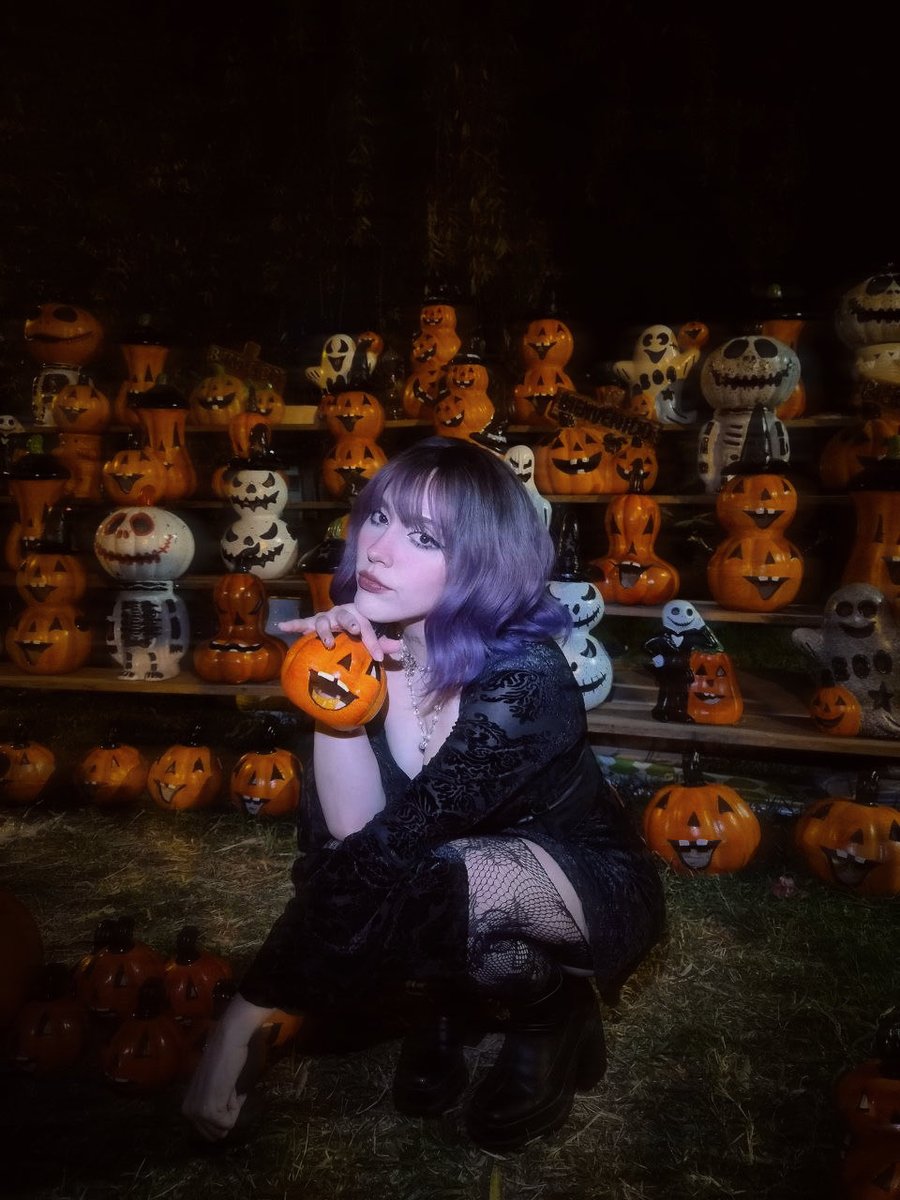 Nuvia_OuO's tweet photo. 🎃💜 No subí estas aquí 😔🩵 https://t.co/opMQMvHdWu