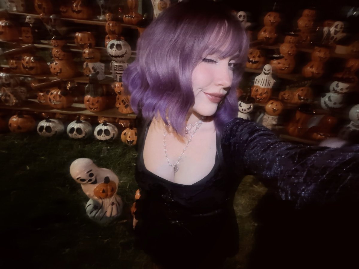 Nuvia_OuO's tweet photo. 🎃💜 No subí estas aquí 😔🩵 https://t.co/opMQMvHdWu
