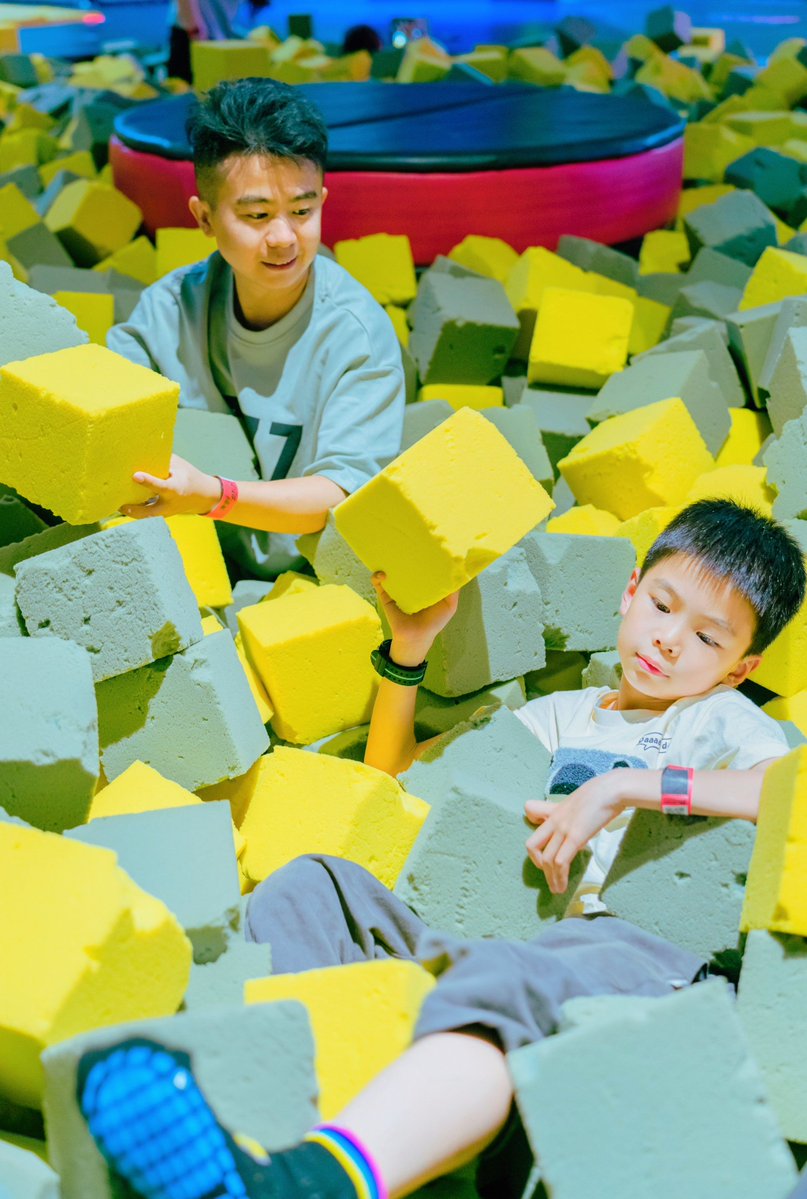 Susi65540775's tweet photo. Sharing a fun day @ 夯悦鸭彼! What a delightful surprise! https://t.co/9J5EXMiR43