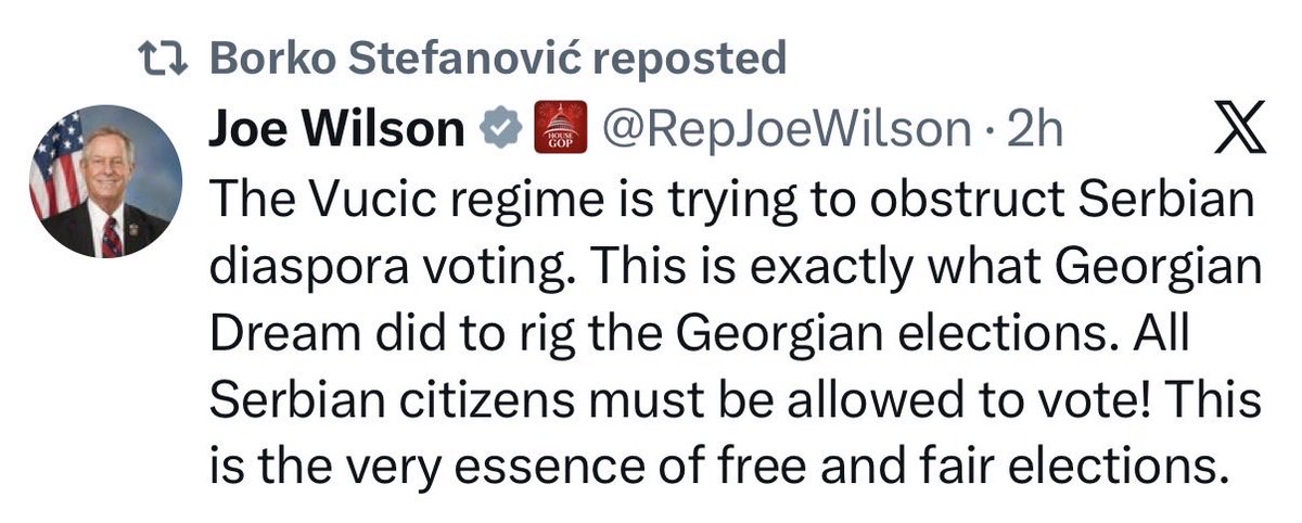 Wkokuca's tweet photo. Haha, @BorkoStef citira korumpiranog @RepJoeWilson koji je pokrao i izdao sopstvenu zemlju, nasli su drugog Boba Mendeza:
1. Avganistanski pehari i etička istraga (2010): Odbor za etiku Predstavničkog doma pokrenuo je istragu protiv Vilsona zbog sumnje da je nepropisno koristio službene dnevnice tokom putovanja u Avganistan. Povod je bila kupovina šest dekorativnih pehara, a istraga je kasnije proširena na celokupnu istoriju njegovog trošenja dnevnica u inostranstvu.
2. Kampanja i strani uticaj (2019): Savezni izveštaji otkrili su da je Vilsonova kampanja primila donacije od Igora Frumana i Leva Parnasa. Pomenuti biznismeni su uhapšeni zbog ilegalnog unošenja stranog novca (iz Ukrajine i Rusije) u američke izbore radi kupovine političkog uticaja. 
3. Optužba za fizički napad supruge (2026): Protivkandidat na unutarpartijskim izborima optužio je Vilsonovu suprugu, Roksanu, da ga je fizički napala na jednom političkom skupu tako što je vikala na njega i u više navrata ga ubadala prstom u grudi. Vilson je javno branio svoju suprugu, a policija je pokrenula istragu o incidentu.