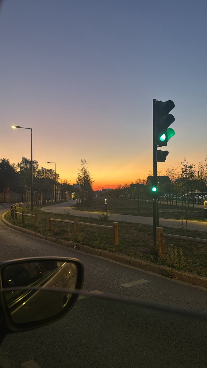 uuser_n's tweet photo. Le ciel ce soir 🙏🏼 https://t.co/ofDkZyS7fk