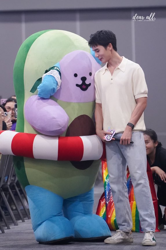 jitarapholx's tweet photo. a lot of people say jimmy isn't really into the whole mascot thing and all, but i feel like he loves cean so much, like he's his own child, you know? https://t.co/W4xVEc7iWA