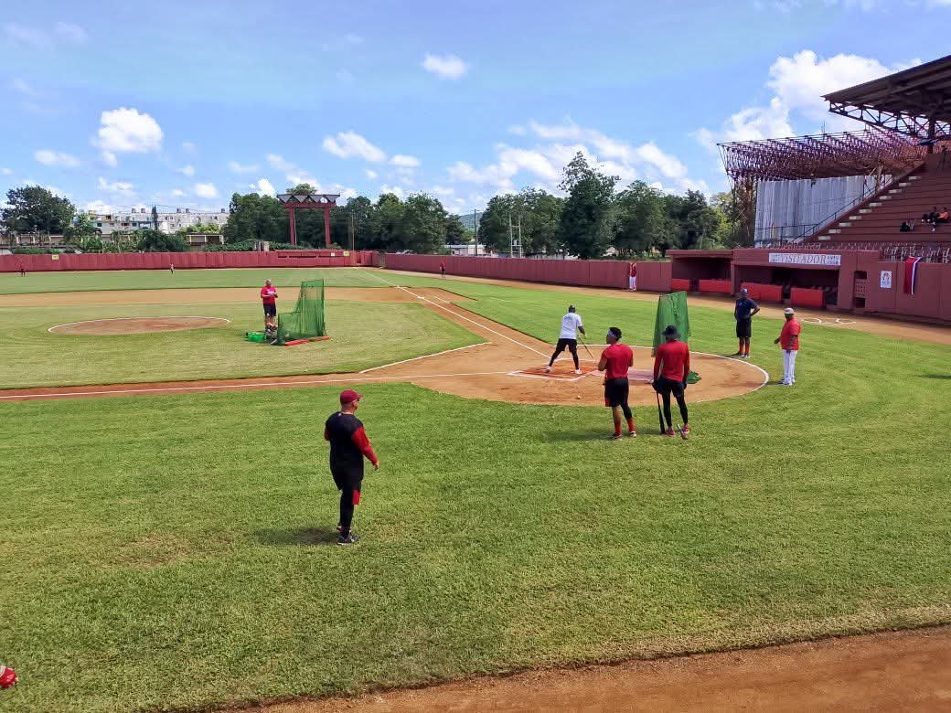 RuthTransp's tweet photo. 🇨🇺⚾Todo listo en el Estadio Nelson Fernández  de la capital Mayabequense para dar inicio la 65 Serie Nacional de Beisbol con el encuentro entre los equipos de Mayabeque Vs Villa Clara 

#Mayabeque
#CubaEstáFirme 
#DPTMayabeque https://t.co/l8uzLXsh4n