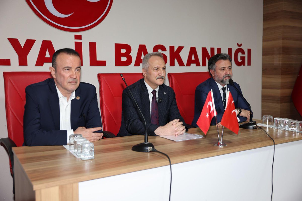 mhpantalyail's tweet photo. Aile, Kadın ve Sosyal Hizmet Politikalarından Sorumlu Genel Başkan Yardımcımız Sayın Ahmet Selim Yurdakul Bey ve MYK Üyemiz ve Antalya Milletvekilimiz Sayın Abdurrahman Başkan Bey, İl Başkanlığımızı ziyaret etti. Ziyaret kapsamında dava arkadaşlarımızla bir araya gelerek gündeme ve çalışmalarımıza dair değerlendirmelerde bulunduk.

Nazik ziyaretleri için teşekkürlerimizi sunarız.

#MilliyetçiHareketPartisi #MHP #MHPAntalyaİlBaşkanlığı #Antalya #SadullahGüneş

@abdurrahmanbask