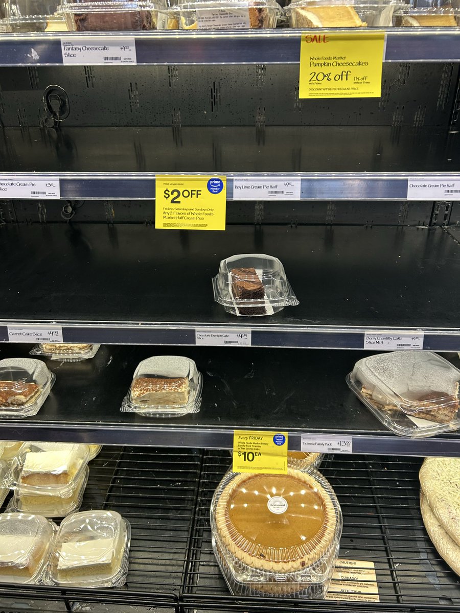 sososeriousss's tweet photo. Craving a specific cake and walk to the store to see this. Everything and nothing is in my favor https://t.co/4uFD0xR26J