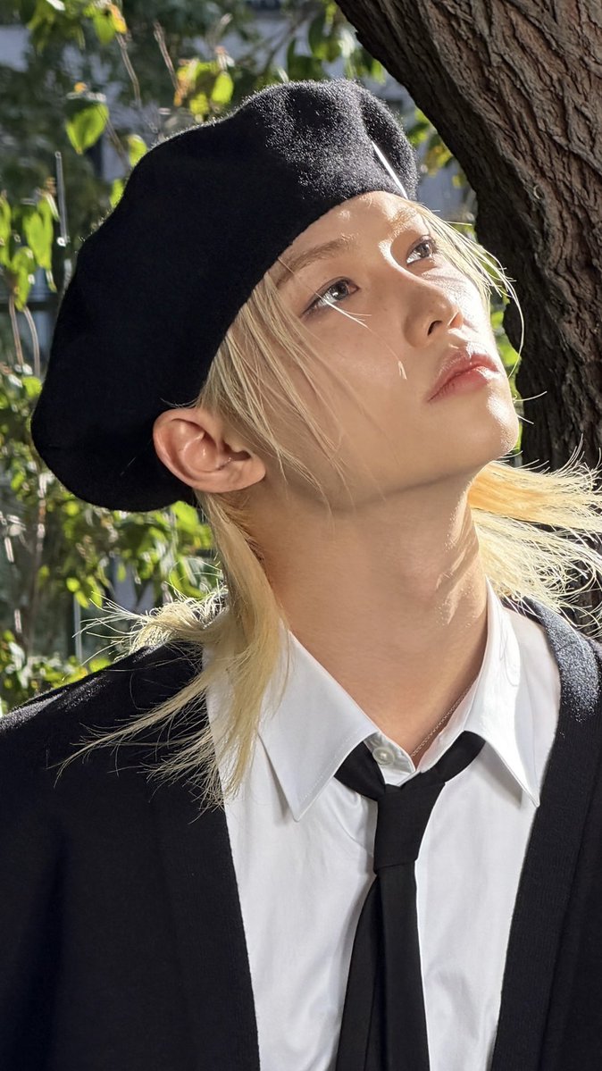 tofromlix's tweet photo. 필릭스 잘생겼어요

FELIX ICÔNE DE LA MODE
#FELIXxLVSS27 #FELIX 
@LouisVuitton https://t.co/r1XWjwpUrp