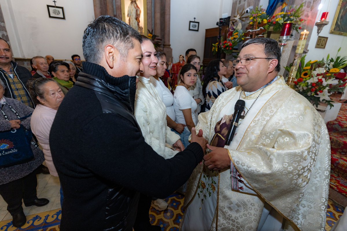 davidsanchezi's tweet photo. Con fe, tradición y corazón, hoy celebramos a San Francisco de Asís, patrono de nuestro querido Coacalco.
Compartimos esta celebración eucarística, agradeciendo por las bendiciones recibidas y pidiendo que nunca nos falten la unión, la paz y la fortaleza.
¡Excelente domingo! https://t.co/wF7LppN84d