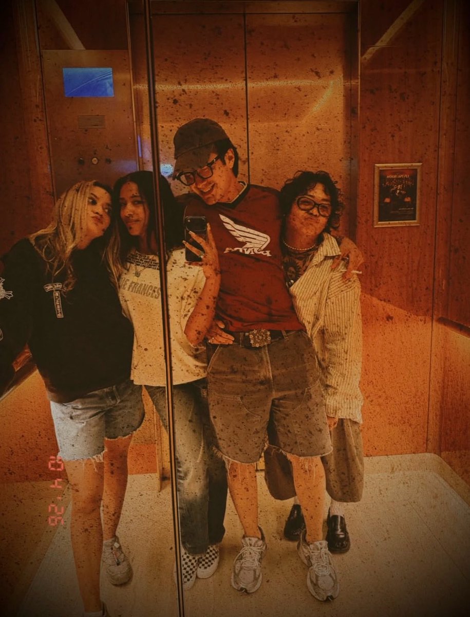 yanngraphic's tweet photo. im harmed they are so siblings https://t.co/PFzRvsWbQq