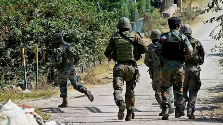 ndtv's tweet photo. 'LoRa' A New Security Challenge In Kashmir: Terrorists Using Advanced Tech
https://t.co/7rGtXnzKE0 https://t.co/TQOHkepPOr