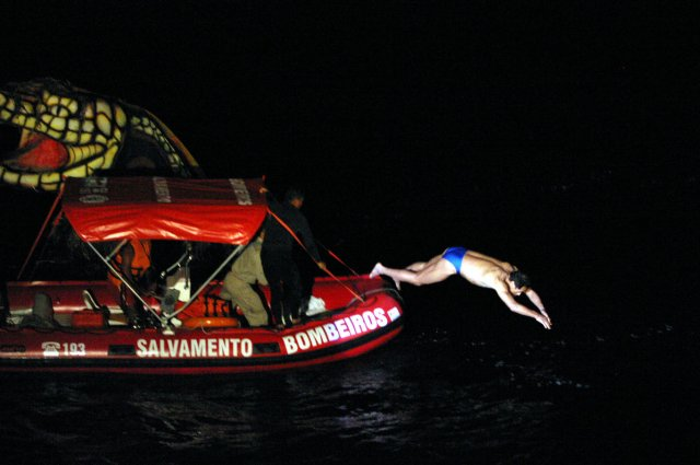 allan_cheapshot's tweet photo. The opening ceremony of the MMA event 'Jungle Fight' in Brazil, Antonio Inoki decided to swim across the Amazon river to arrive at the venue in an interesting way. What he didn't realise was that the section of the river was filled with crocodiles and piranhas. (1) https://t.co/4l9bO2k5ya