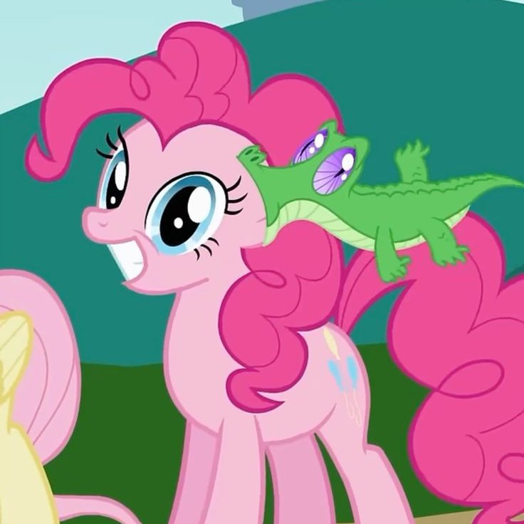 madeofcandyy's tweet photo. I love when Gummy bites pinkie and she doesnt give a hoof its soo funny https://t.co/N4OMa6FgYX