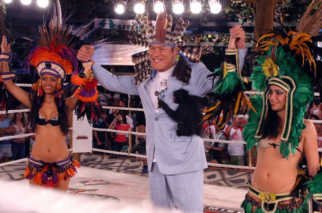 allan_cheapshot's tweet photo. The opening ceremony of the MMA event 'Jungle Fight' in Brazil, Antonio Inoki decided to swim across the Amazon river to arrive at the venue in an interesting way. What he didn't realise was that the section of the river was filled with crocodiles and piranhas. (1) https://t.co/4l9bO2k5ya