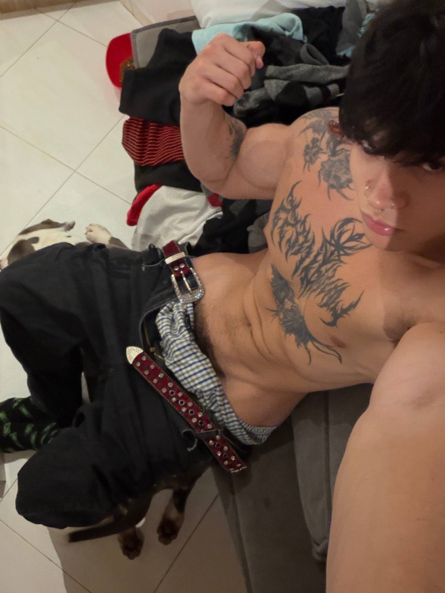 kingmaverick0_1's tweet photo. I know exactly how to get you weak and vulnerable 🤑.

Tap in on telegram ~ https://t.co/MFKdW21EBB cam shows, customs, drains💪

#paypigs #Cashslaves #walletdrains #Alphas #Germany #Australia #fypシ゚viralシfypシ゚ https://t.co/c5BmnTbk3e
