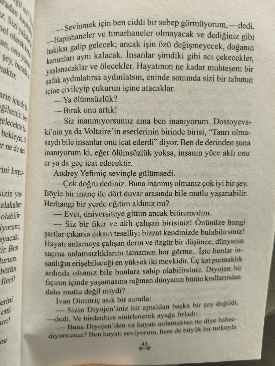 sumeyekskn's tweet photo. "Hayatınızı ne kadar muhteşem bir şafak aydınlatırsa aydınlatsın, eninde sonunda sizi bir tabutun içine çivileyip çukurun içine atacaklar." https://t.co/dMtT6HUIZz