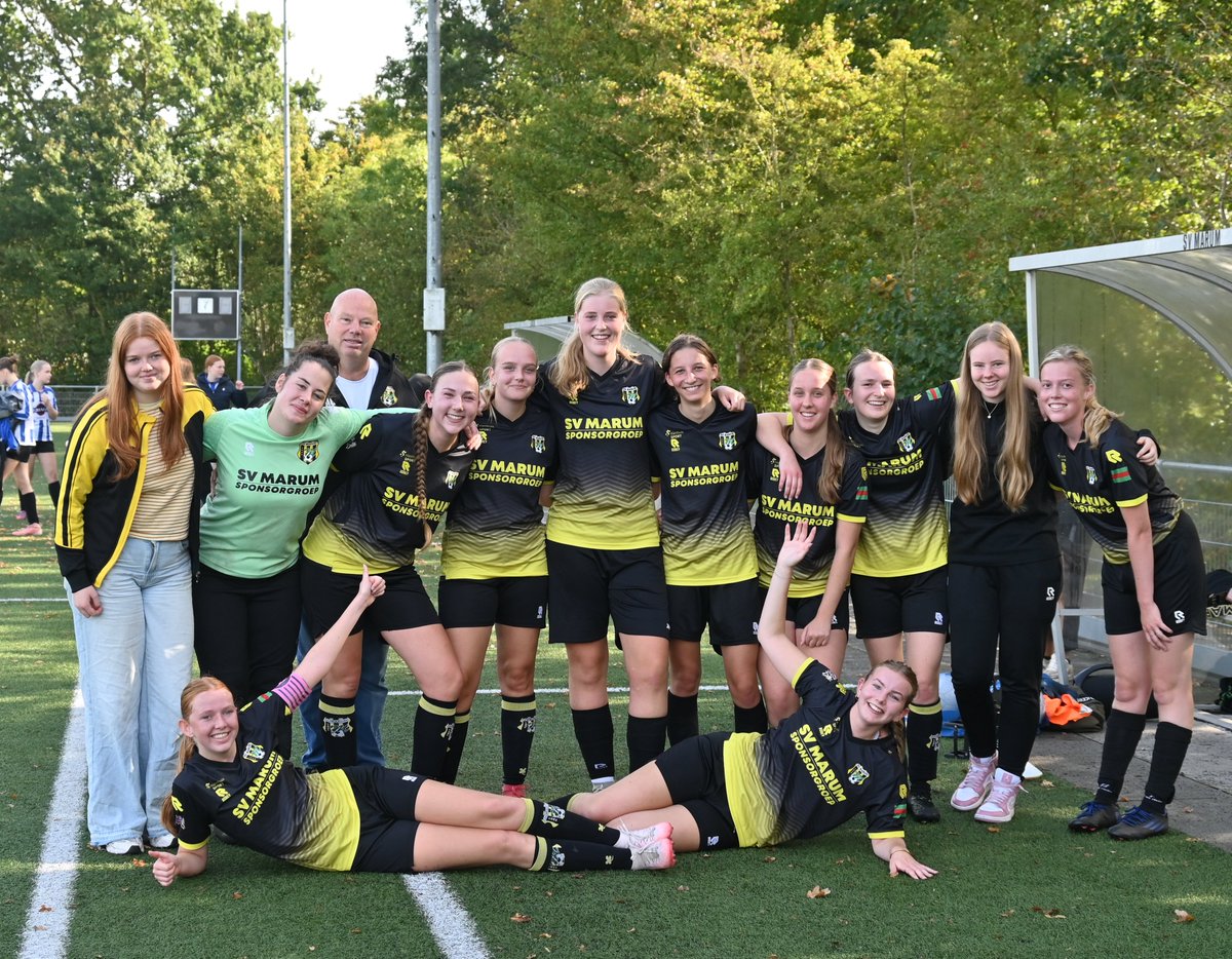 svmarum's tweet photo. Op zaterdag 3 oktober stond voor de meiden van MO20-1 de belangrijkste wedstrijd van fase 1 op het programma. Hoewel deze competitiefase meer weg heeft van een mini-toernooi, voelde deze ontmoeting als een echte finale:...................................
https://t.co/sHmKushGIm https://t.co/pU8MZINYan
