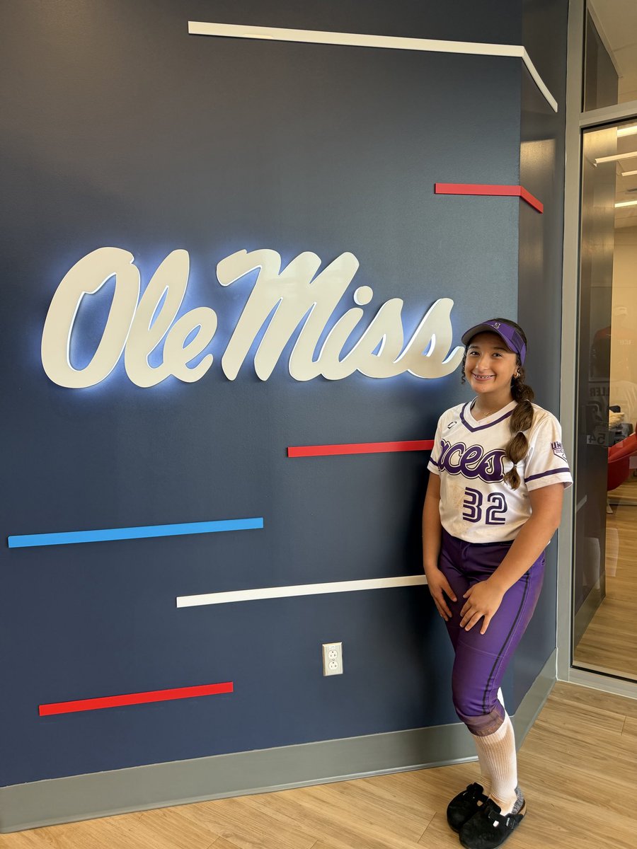 BugTiller32's tweet photo. Ole Miss softball and coaching staff. Thank you for a Great, packed two days, of learning, growing mentally and making new friends! My first ever camp was chosen with intention. Coaching staff proved that what I am looking for is out there. Thank you for pouring into us Athletes.  @OleMissSoftball @CoachBBuchanan @Jamie_Trachsel @Aces_SoftballKC  #acessoftball #hottytoddy