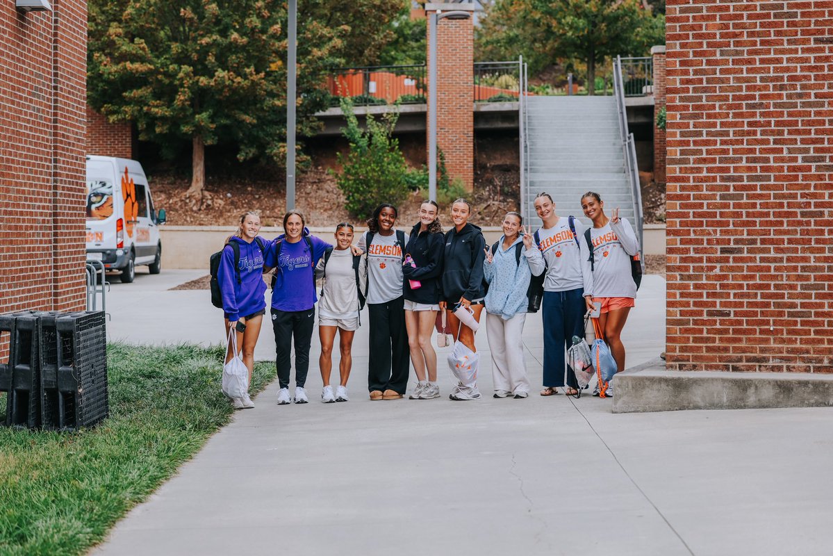 clemsonwsoccer's tweet photo. The Tigers are in the building 🐅 https://t.co/96PCzD4mrQ