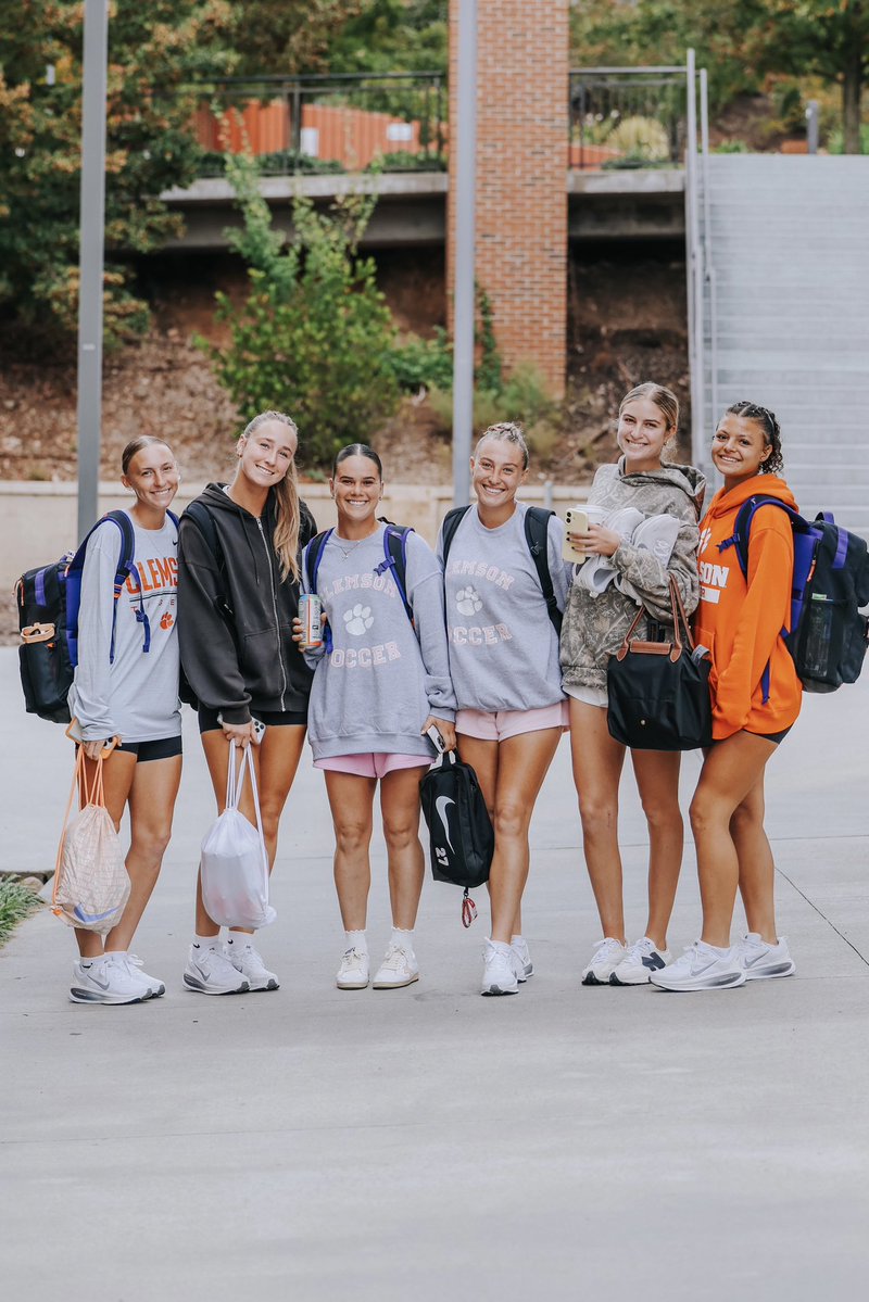clemsonwsoccer's tweet photo. The Tigers are in the building 🐅 https://t.co/96PCzD4mrQ